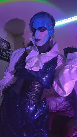 A post by @thewickedwarren on TikTok caption: CHAPTER 2 QUEEN DELTARUNE??? IN THE FLESH???? 💻💙🔷️👑 guess who's back with a brand new cosplay because im back on my Deltarune/Undertale hyperfixation #deltarune #deltarunechapter2 #queendeltarune #deltarunecosplay #queencosplay #chapter2 #undertale #tobyfox #q5u4ex7yy2e9n #cosplay 