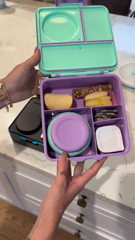 A post by @averyywoods on TikTok caption: Leftovers for lunch 😋🤌🏼🍝 happy Tuesday!! 🫂✨ #fyp #viral #trending #mom #momsoftiktok #kidslunchideas #morningvlog 