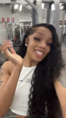 A post by @glorilla03 on TikTok caption: Gangsta btch fr dese h0es be on dese beats just rhyming 👎🏼  @Travis Scott 