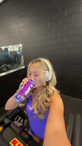 A post by @lilbaabyhan on TikTok caption: anyways back to my routine!!!