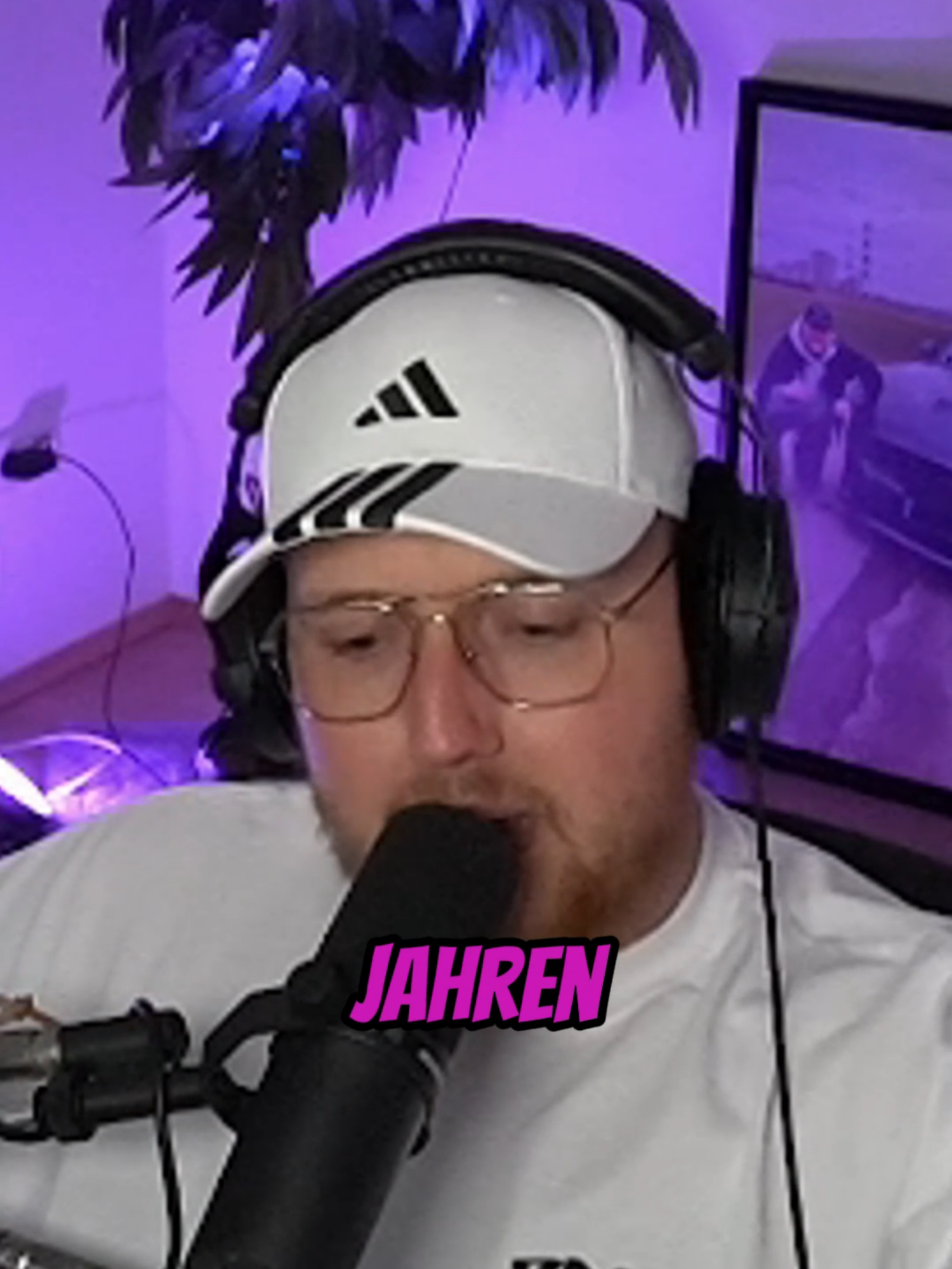 A post by @zarbex.highlights on TikTok caption: Steuern lernen @zarbex #twitch #clips #fyp