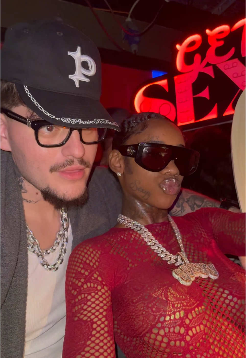 A post by @sexyyred314 on TikTok caption: We outsideeeee #sexyy #fyppp #sexyyred #london #yeat #fyp 