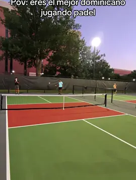 A post by @omellfrias on TikTok caption: El mejor DOMINICANO JUGANDO PICKLEBALL PADEL con cualquiera de a cualto
