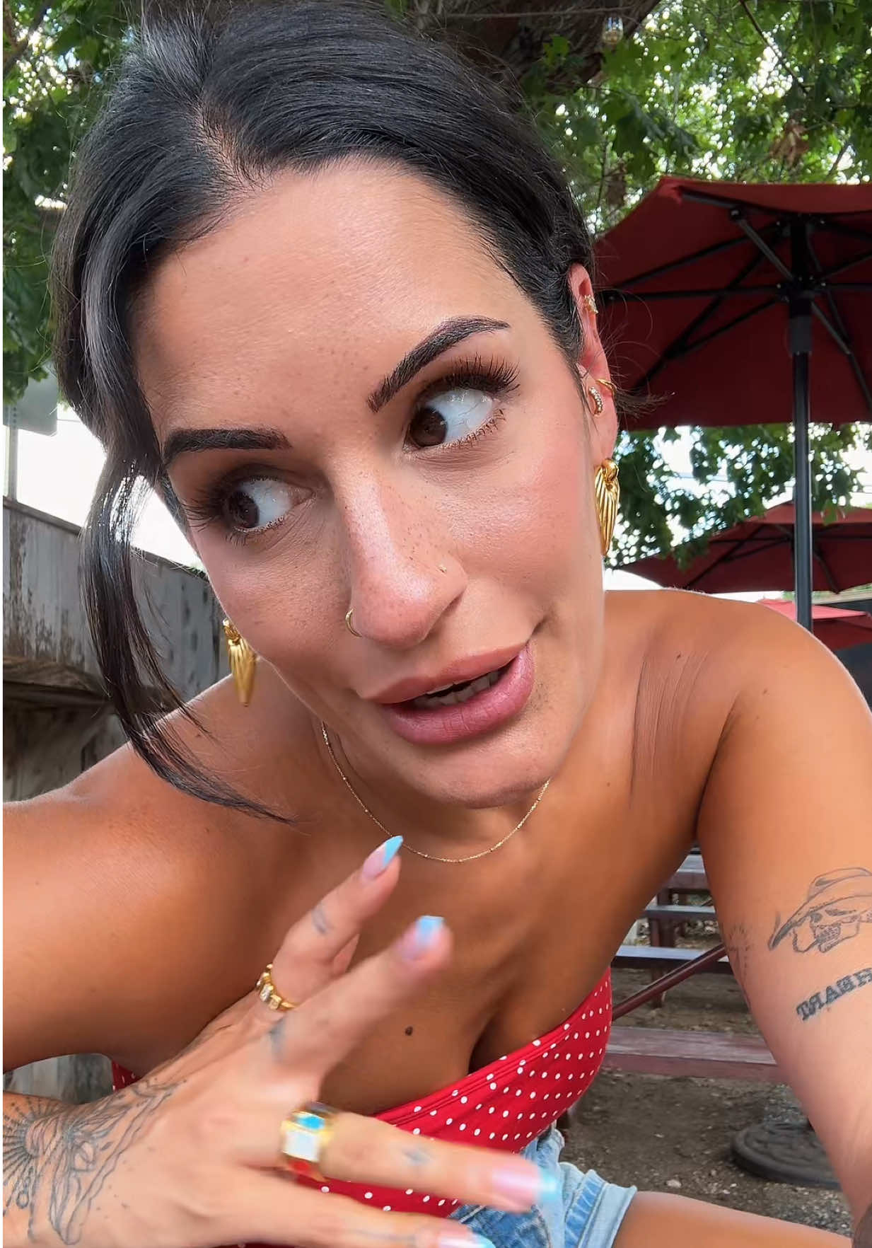 A post by @madeandtaylored on TikTok caption: I know we’ve all been in this situation so here’s my solution 🙃 #hairtok #hairhack #madeandtaylored 