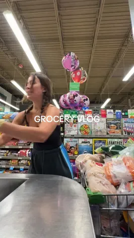 A post by @cecilybauchmann on TikTok caption: this made my morning shopping with you 🥹🫶🏼lmk if you want me to show you the dinners! #shoppinghaul #familyof6 #Ýtưởngchobữatối #motherhood #groceryshopping 