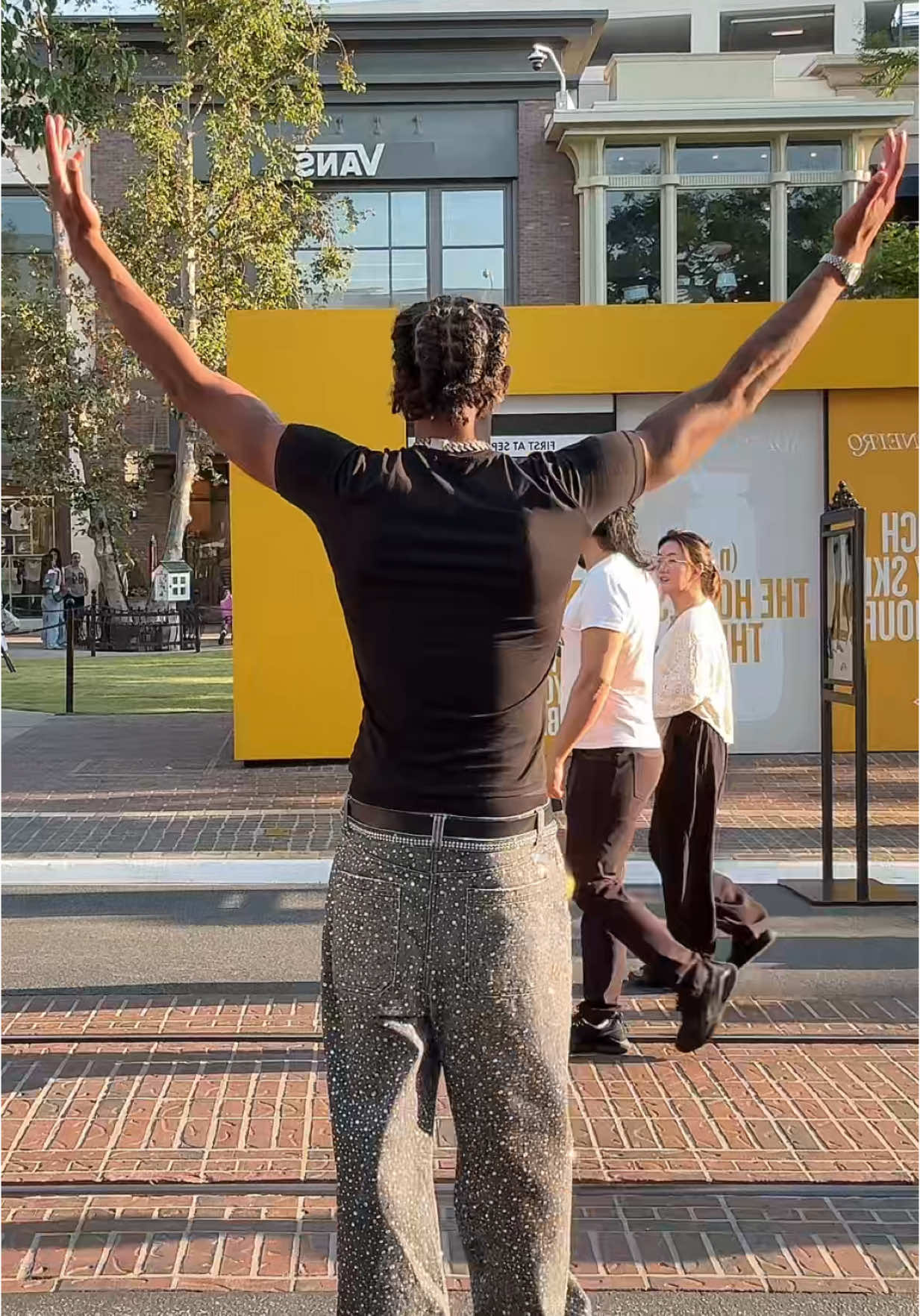 A post by @diamantblazi on TikTok caption: Layup ! 