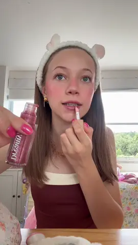 A post by @honeyvilu on TikTok caption: Grwm 🫶🏻• #fyp #Makeup #grwm 