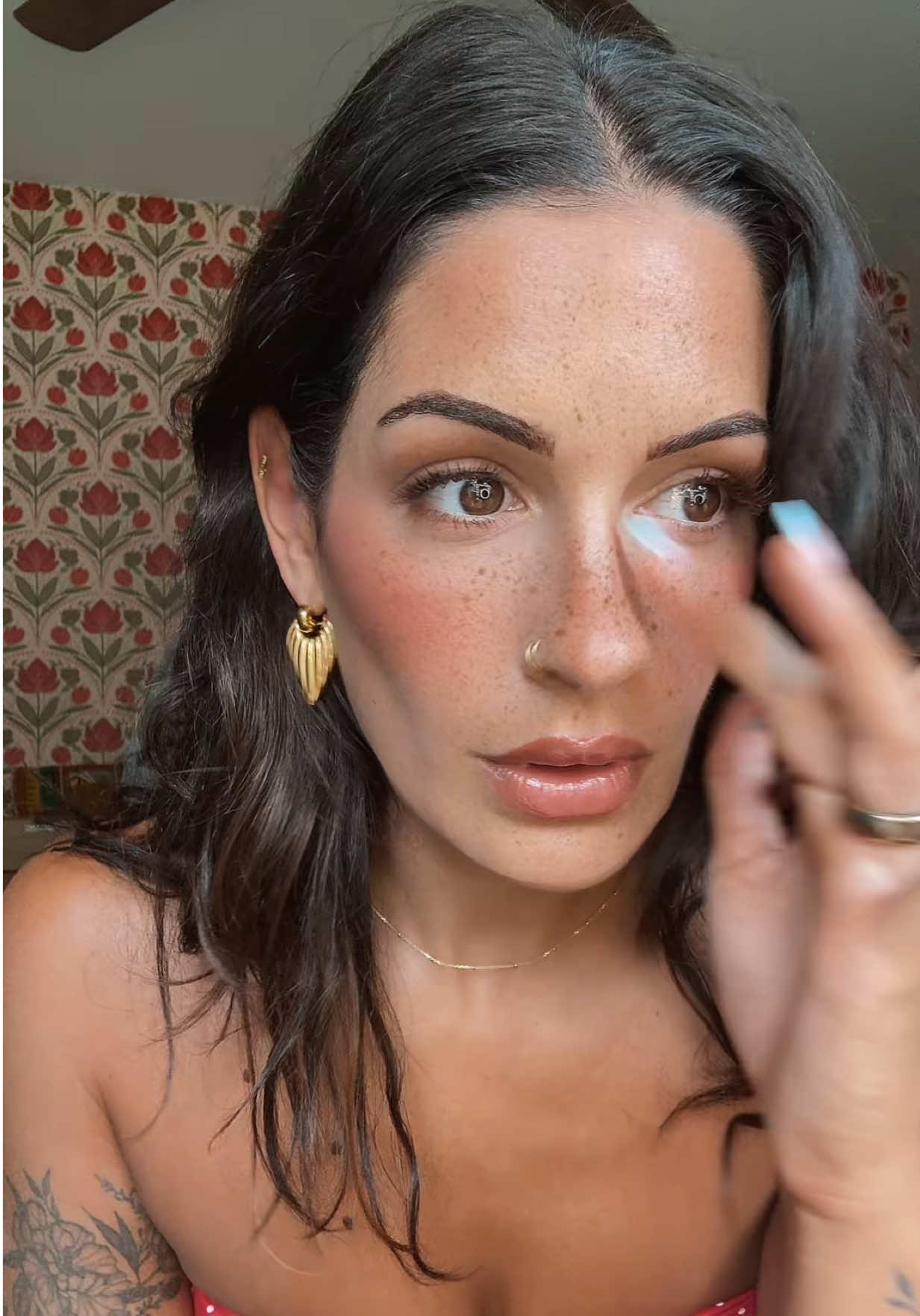 A post by @madeandtaylored on TikTok caption: mmmmmkay doing this every day bye #makeuptok #frecklestutorial #frecklestamp #madeandtaylored 