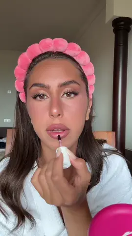 A post by @federica.scagnetti on TikTok caption: prima sera a Tenferife con @Benefit Cosmetics Italy 💕