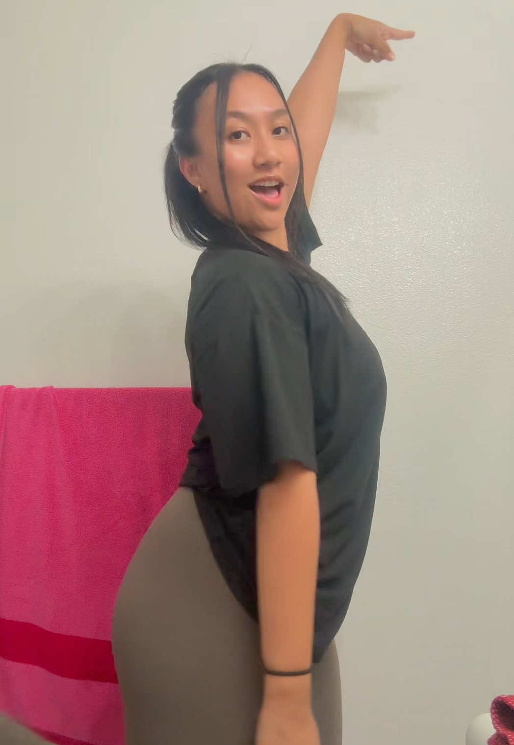 A post by @itssdonn on TikTok caption: this dance is so cute dc: @Lola #fyp #foryou #viral #trend 