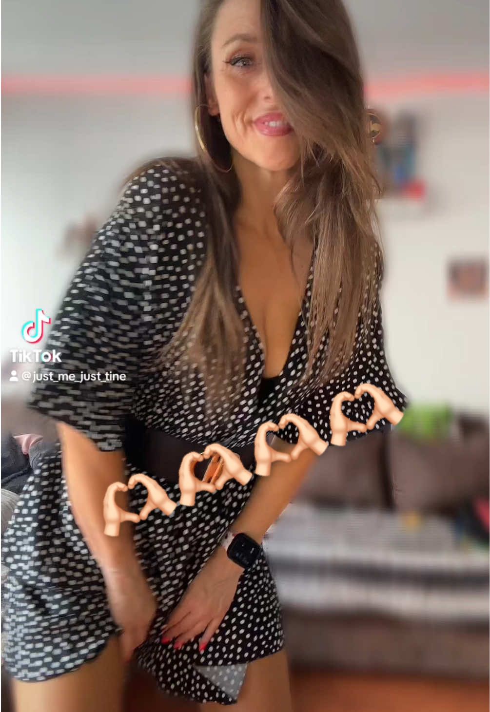 A post by @just_me_just_tine on TikTok caption: 🤌🏻🤌🏻🤌🏻Ich vermisse echt Italien- es war einer der schönsten Orte für mich 🫶🏻wo seid ihr am liebsten im Urlaub🫶🏻#80skid #90skids #80smusic #goodvibes #just_me_just_tine #womanover40 
