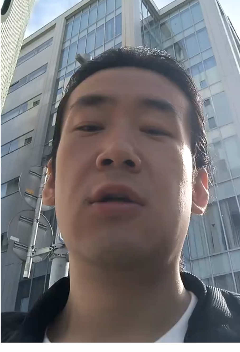 A post by @wsmnx on TikTok caption: 是啊！爱党爱国的人赶紧回中国学习发展吧。🥰