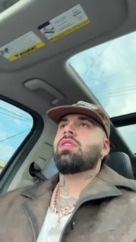 A post by @charlyxjohayron__ on TikTok caption: Niveles son niveles  #parati #fyp #charlyyjohayron❤️‍ 