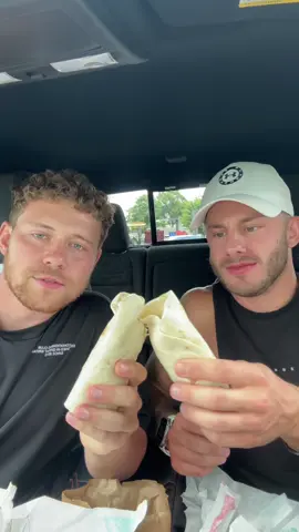 A post by @average_jake_ on TikTok caption: Joe 🤝 Red Robin’s poppyseed dressing #fyp #foryou #xyzabc #foodreview #couples #abcxyz 