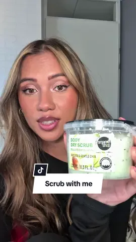 A post by @jahlyssiawithagen on TikTok caption: #ad | Deze nieuwe scrubs zijn echt heerlijk van @OrganicShop 😍 Het zijn limited editions die verkrijgbaar zijn bij Kruidvat 🫶🏽 #organicshop 