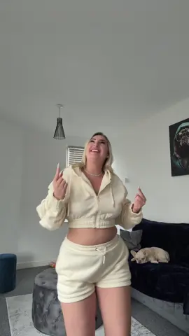 A post by @anneanyta8 on TikTok