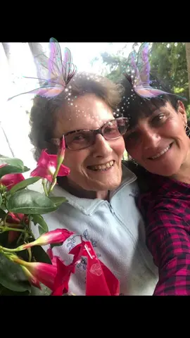 A post by @latiktokeuse83officie3 on TikTok caption: Maman je t aime je t aimer et je t aimerai ❤️❤️❤️❤️❤️❤️