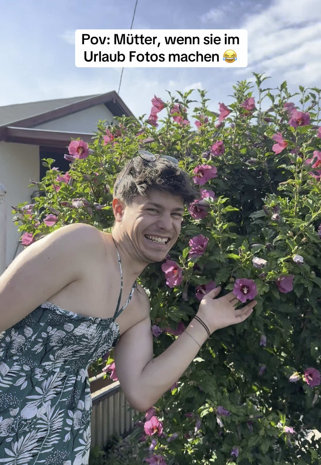 A post by @itsofficialmarco on TikTok caption: Sind eure Mütter auch so? HAHA😂❤️
