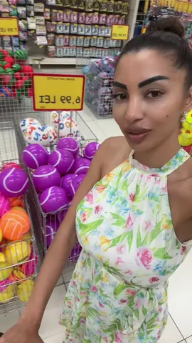 A post by @adrianaciriblan95 on TikTok caption: Ne așteaptă un haul mărișor 