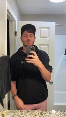 A post by @coreyallenmusic on TikTok caption: Sinatra vibes only 🌌 #franksinatra #flymetothemoon #cover #singingcover #singingvideos 