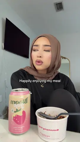 A post by @by.imanx on TikTok caption: Why does your brain randomly do this 🙈 @Bloom Nutrition #bloompartner 