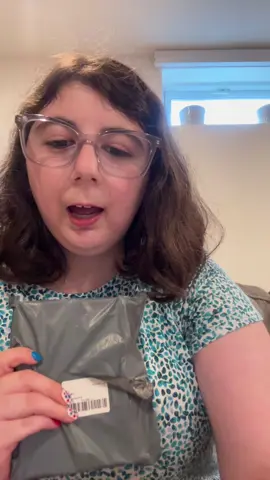 A post by @corinnafulgieri3 on TikTok caption: Got the phone charger on here go get one 