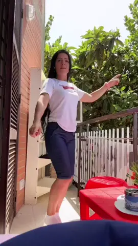A post by @38larisa7 on TikTok caption: #accadeoggi 