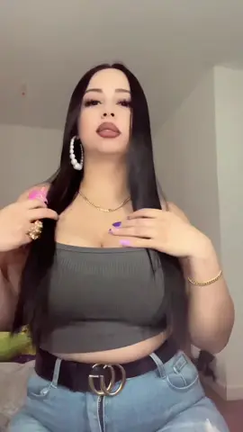 A post by @_.rebeca15 on TikTok caption: 🤐❤️#tiganca👑 #penteutine #angliaromania🇬🇧🇷🇴🔝🔝 #paratiiiiiiiiiiiiiiiiiiiiiiiiiiiiiii #greenscreen #españa🇪🇸 