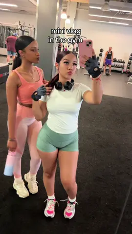 A post by @dianaswrldd_ on TikTok caption: #foryoupage #GymTok #fypシ @★👑𝓬𝓱𝓮𝓭𝓲👑★ 