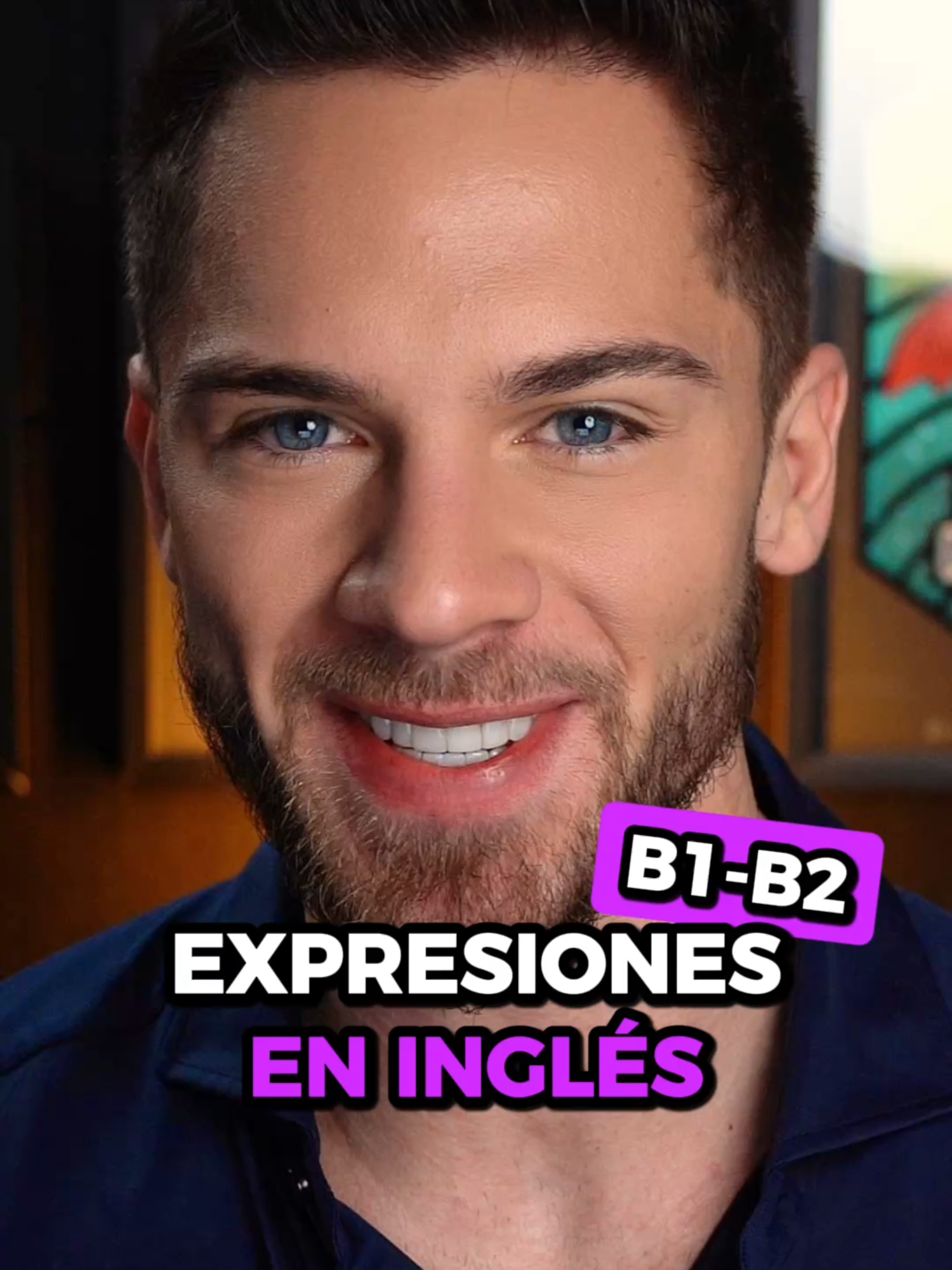 A post by @kaleanders1 on TikTok caption: 2 Expresiones en inglés que tienes que saber. [Nivel intermedio]⁣⁣⁣⁣ ⁣ Tu inglés suena muy formal… y por eso no conectas al hablar. 🤐 ⁣⁣ Usas palabras como “investigate” o “take care of”… ⁣⁣ Pero los nativos dicen:⁣ ⁣ ✅ Look into → Cuidar de…⁣⁣⁣ ✅ Look after → Investigar.⁣ ⁣⁣ ¿La diferencia? ⁣ ⁣ Suenan más naturales y cercanos.⁣⁣ ⁣⁣ Domina estos verbos y tu inglés se va a escuchar 100 veces más auténtico.⁣⁣ ⁣⁣ ¿Usas alguno de estos o solo los formales? ⁣ ⁣ Dímelo abajo. 👇🏻⁣ #vocabulary #ingles #aprendeingles #cursodeingles #inglesonline #clasesdeingles #kaleanders
