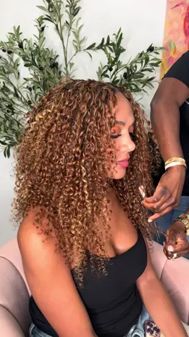 A post by @boraluxuryhair on TikTok caption: #fyp #boraluxuryhair #borabraids #njbraider #boraborabraids 