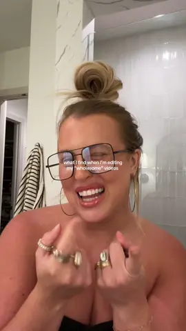 A post by @alexandracolleen on TikTok caption: the immediate just going right back into character is crazy ☠️☠️☠️🤣🤣 