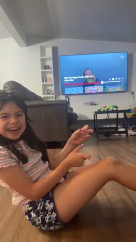 A post by @jasminekariina on TikTok caption: 🤣#fyp 
