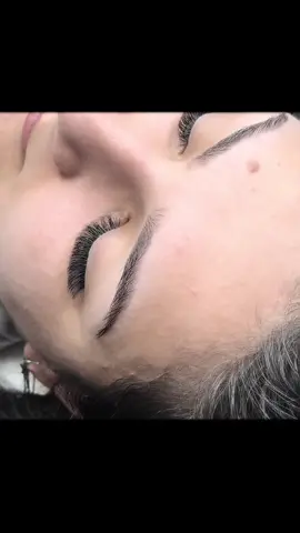 A post by @neonilailie on TikTok caption: #CapCut .	„Extensii de gene — naturale, elegante, impecabile 💎”