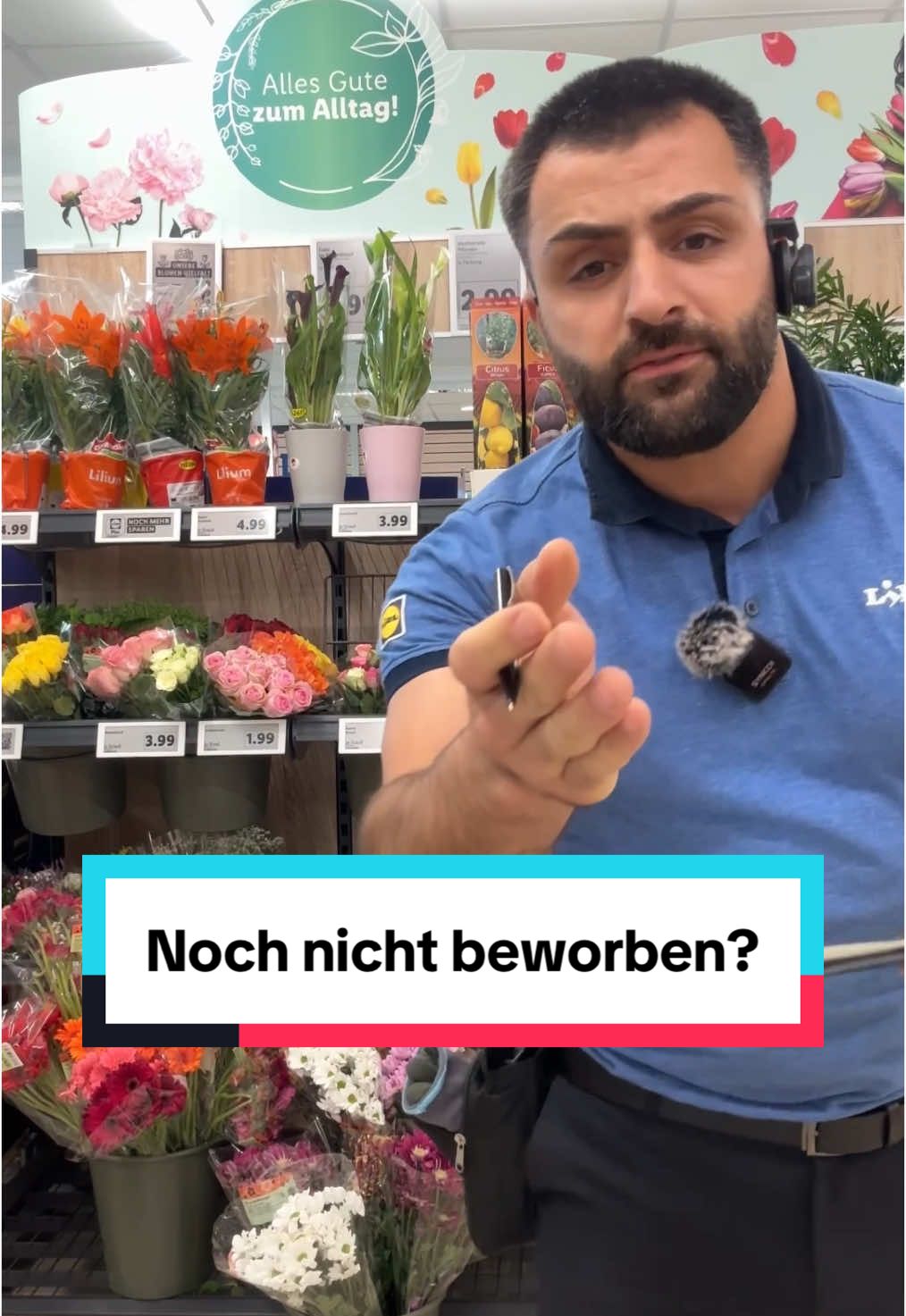 A post by @ on TikTok caption: Einmal bitte lächeln! 📸 Wenn du dich immer noch nicht beworben hast, wird es jetzt Zeit! Im #teamlidl gibt es den perfekten Platz für dich! 🤩​ #ausbildung #job #lidl @jamlors 