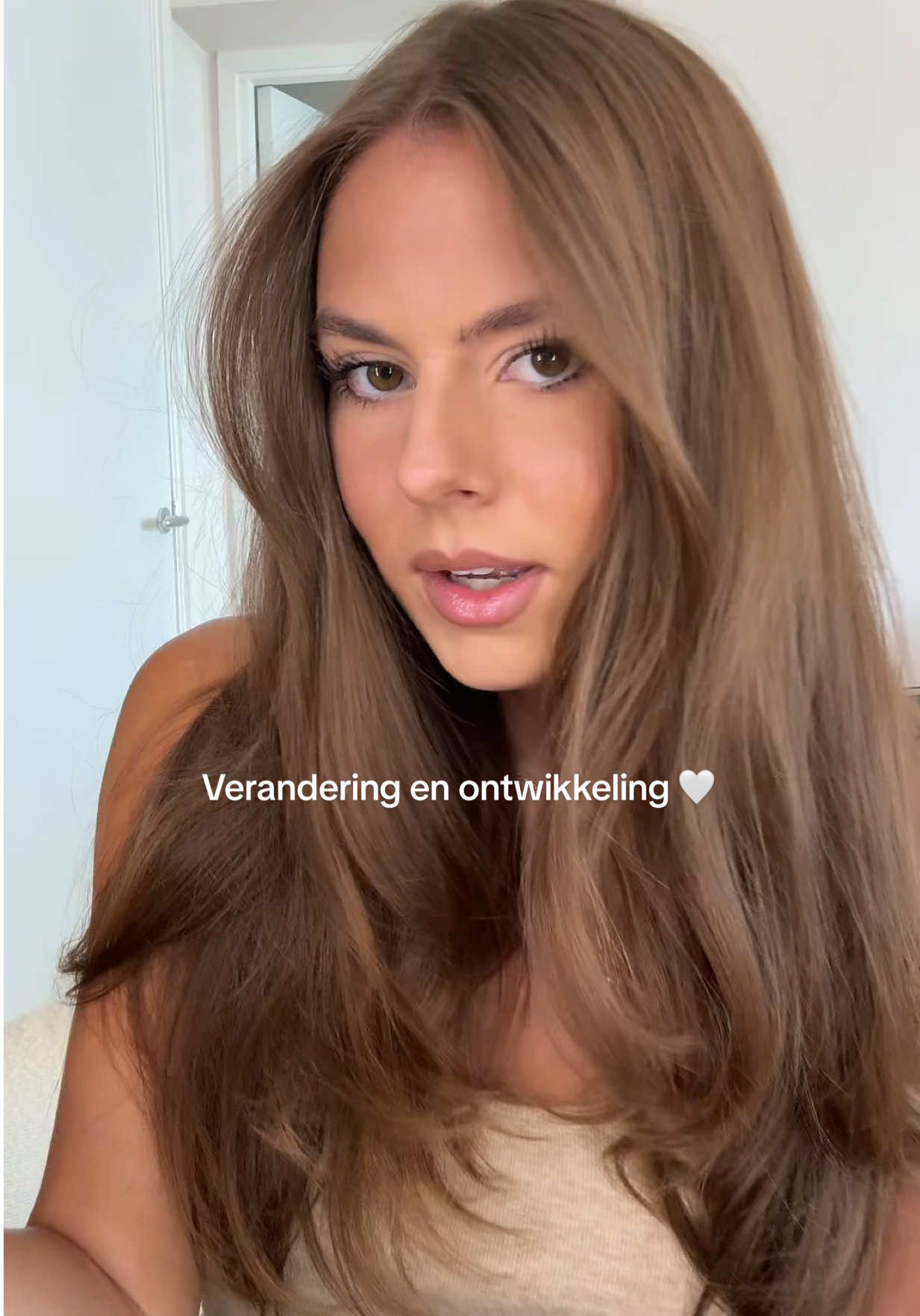 A post by @ninahouston on TikTok caption: Herkennen jullie dit gevoel? Ben overigens heel blij met waar ik nu ben hoor 😊🫶🏼🤭 #getreadywithme #grwm #bijkletsen #relatable #verandering 