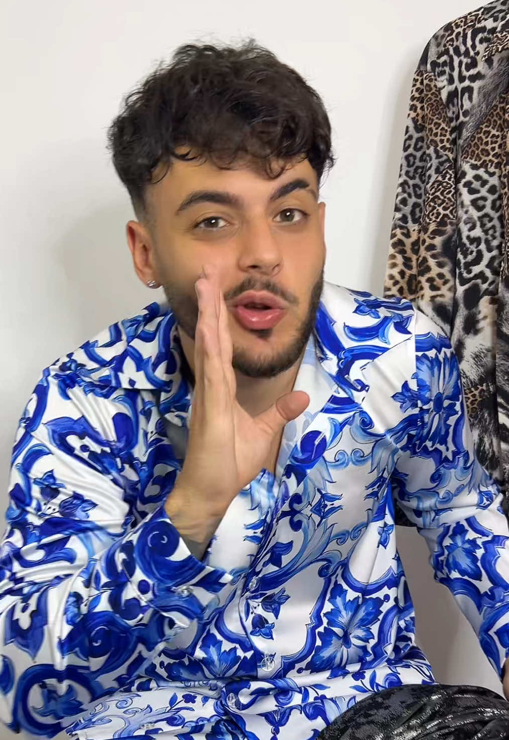 A post by @rosaantoni on TikTok caption: UNDE SUNT??????? #fyp #rosaantoni 