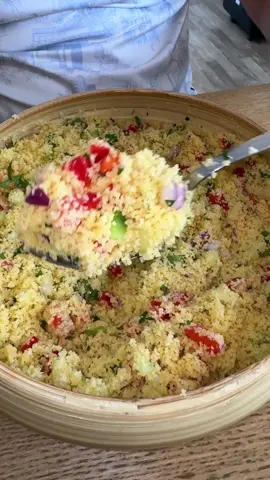 A post by @cestarpinbon on TikTok caption: C’est TELLEMENT bon le taboulé maison 🍅🫑🌶️🧅 #recettes #ideerecette #recettesimple #recetterapide #recettefacile #recettesimpleetrapide #recettefacileetrapide #TikTokFood #cestarpinbon 