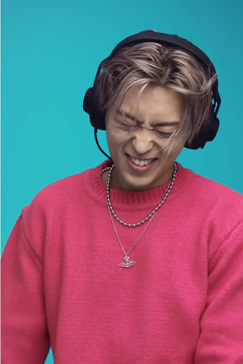 A post by @colorsxstudios on TikTok caption: DPR LIVE - Text Me | A COLORS MOMENT #dprlive 