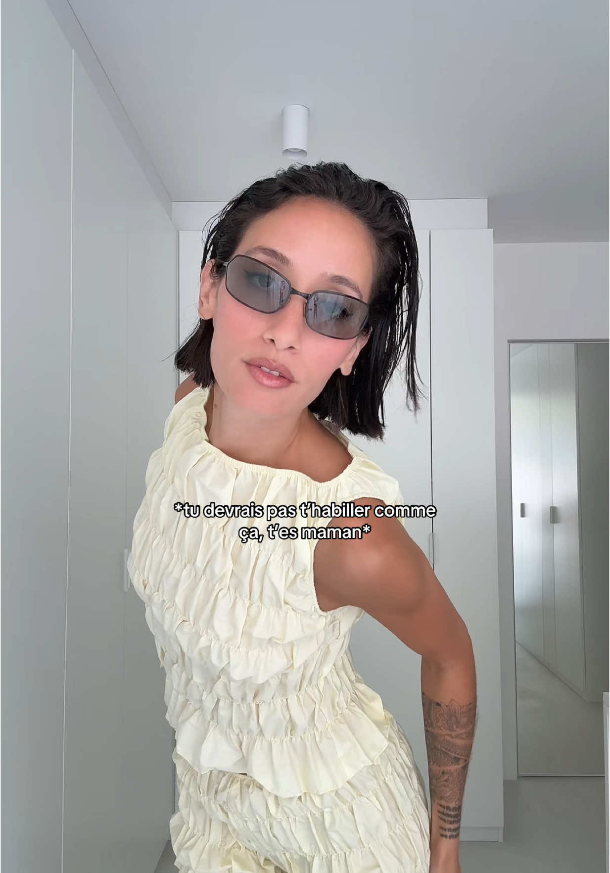 A post by @alexandraguerain on TikTok caption: heureusement je n’ai personne d’aussi bête dans mon entourage 😭🤝🏼🫂 ig: alexandraguerain #TikTokFashion #summeroutfits #momsoftiktok 