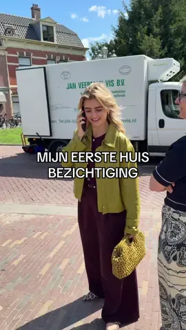 A post by @rosalietacx on TikTok caption: Antwoorden op @Chiara Cappellano gelijk bezichtigen?! Hoe snel kan het gaan 👀 Mijn eerste bezichtiging ooit & de zoektocht is nu ECHT van start gegaan 🤭 Funda is mijn beste vriend! #househunting #buyingahouse #newchapter #house 