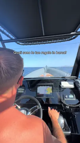 A post by @fabio12miglia on TikTok caption: Fammi sapere le tue ⚓️⤵️ #fabio12miglia #barche #nautica #fuoribordo 