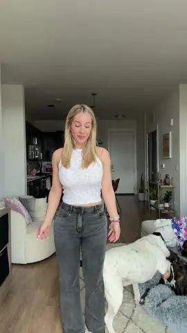 A post by @ashleyylreyy on TikTok caption: on mommy duty abt to take finn 2 the vet🏃‍♀️