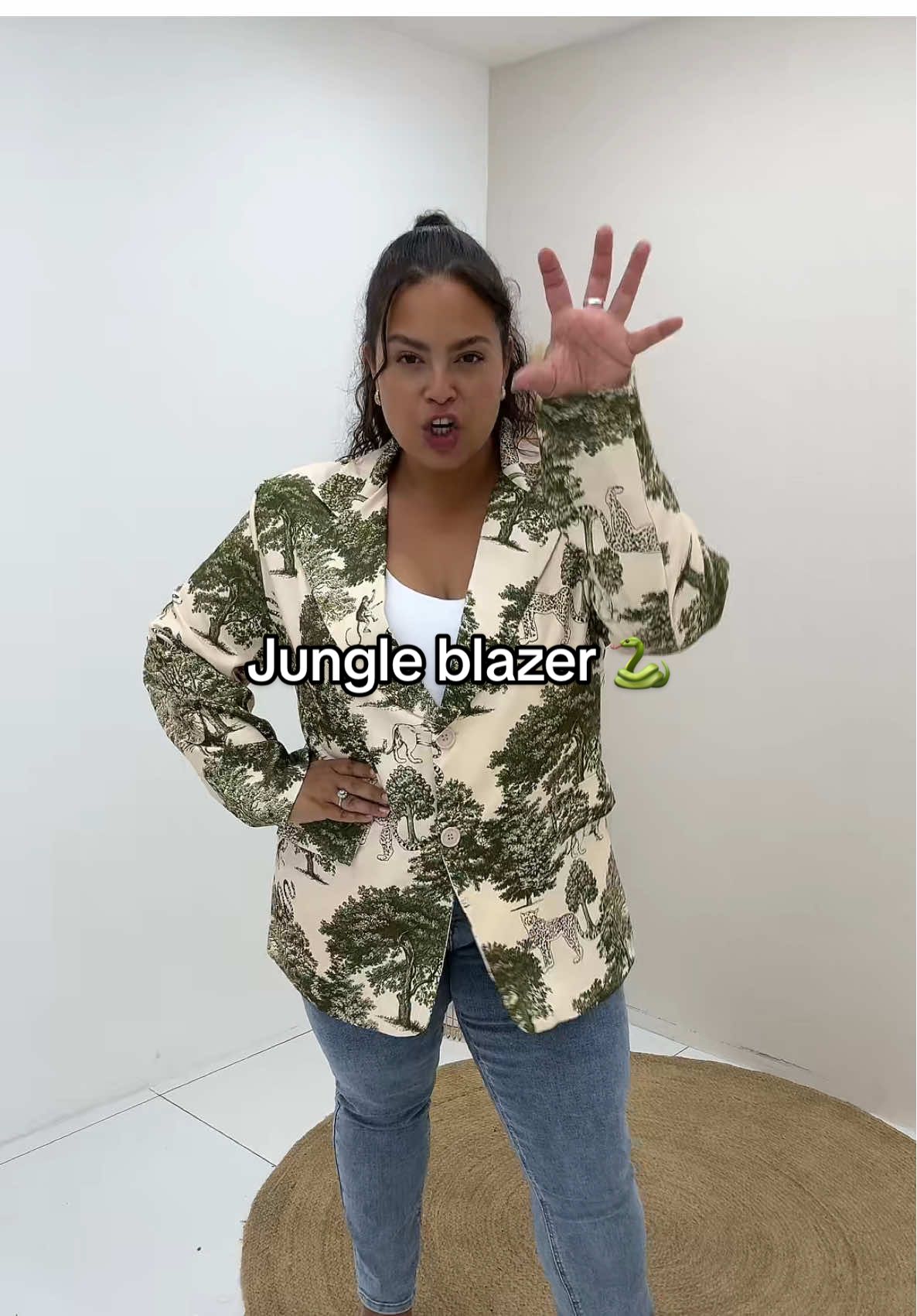 A post by @virgoboutiques on TikTok caption: BLAZER GOALS ‼️❤️ #blazer #blazeroutfit #blazeroutfitideas #viral #viralproducts #boutique #boutiqueshopping #boutiqueclothing #jacket #outfit #outfitinspo 