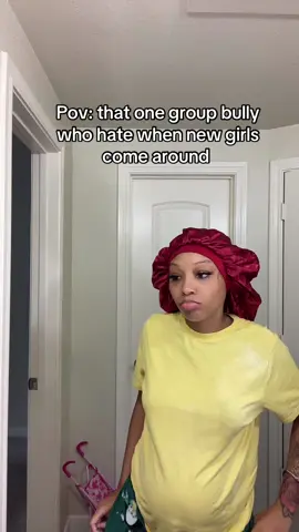 A post by @jaaygotjokess on TikTok caption: Like we are not In middle school no more , nobody gonna take your friends from you 😭😭😩 #fyp #foryoupage #viral #pov #skit #thatonefriend #thatonegirl 