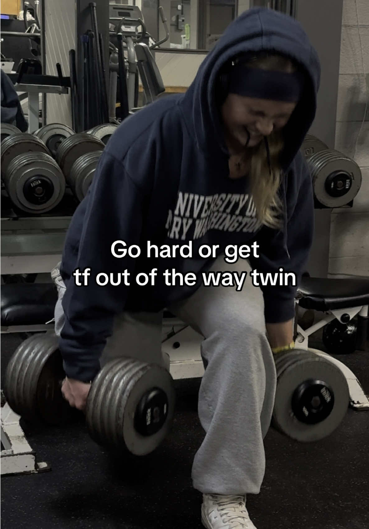 A post by @kyliegaskell on TikTok caption: #upperlower #fyp #gym 
