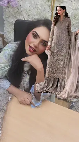 A post by @missmaheemughal on TikTok caption: #mariab #pakistani_tik_tok #mariab #foru #foryoupage❤️❤️ #mahisfashion #fun #viral #crazy 