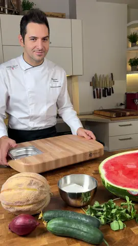 A post by @sebastian_fitarau on TikTok caption: L'estate in un morso 🍉🤤🍴 Ingredienti x2: 200g melone dolcissimo 200g feta 200g anguria  2 cetrioli 1 cipolla di Tropea media Menta fresca Q.b. Olio evo a.b. Sale Q.b. Pepe Q.b. Mandorle Q.b. Buon Appetito!🥄 Melon Salad with Watermelon, Tropea Onion, Cucumbers, Feta, Almonds, and Mint Ingredients for 2 servings: - 200g sweet melon - 200g feta cheese - 200g watermelon  - 2 cucumbers - 1 medium Tropea onion - Fresh mint to taste - Extra virgin olive oil to taste - Salt to taste - Pepper to taste - Almonds to taste Enjoy your meal! . . . #insalata #anguria #melone #feta #cetrioli   