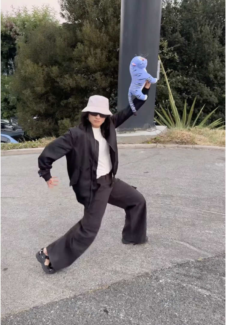 A post by @netflix on TikTok caption: HONMOON IS SEALED #KPopDemonHunters 