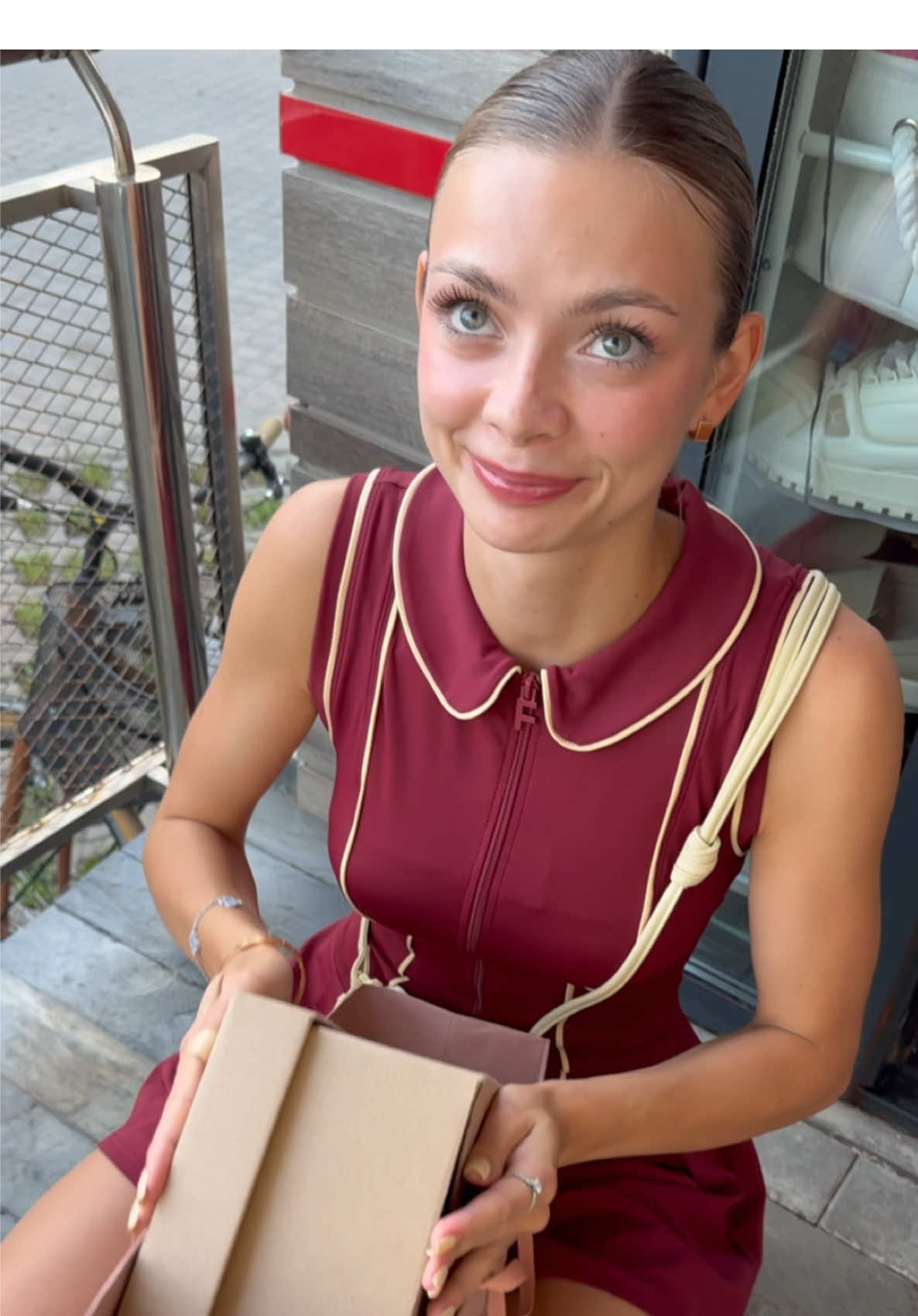 A post by @dimasblog on TikTok caption: Иногда хочется сделать так 🥺❤️ @Anya Ischuk 